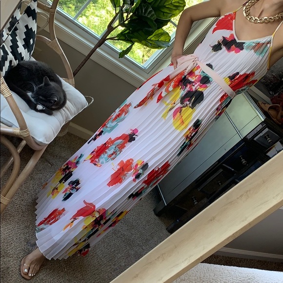 GORGEOUS SUMMER DRESS 🌺 - Picture 4 of 16